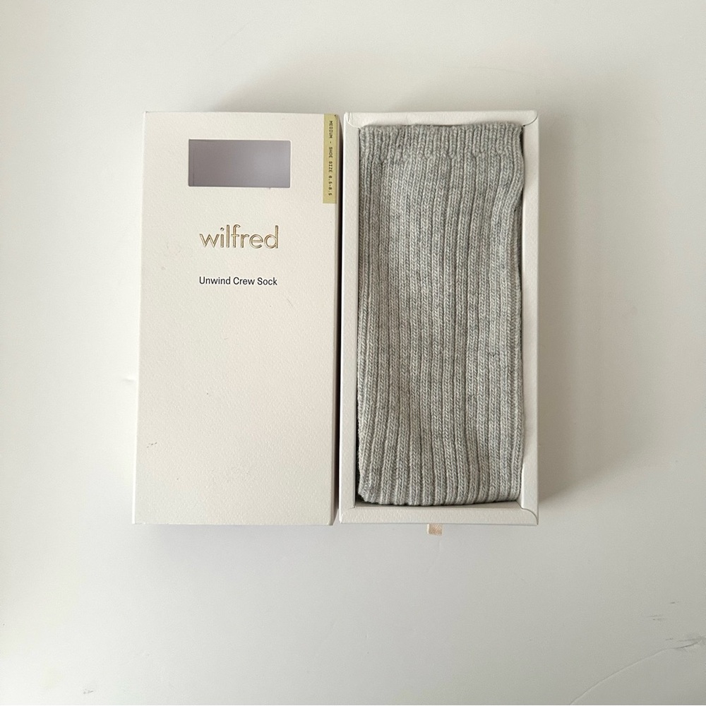 Wilfred Light Gray Ribbed Crew Socks